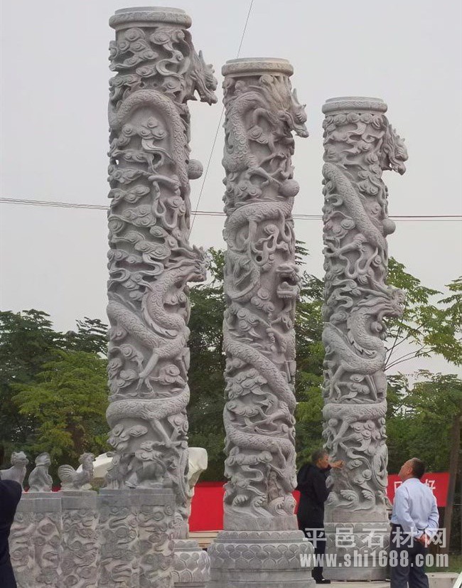 石雕盘龙柱加工，盘龙柱样式图